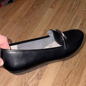 Cliffs by White Mountain Black Slip-On Loafer Women’s size 8.5